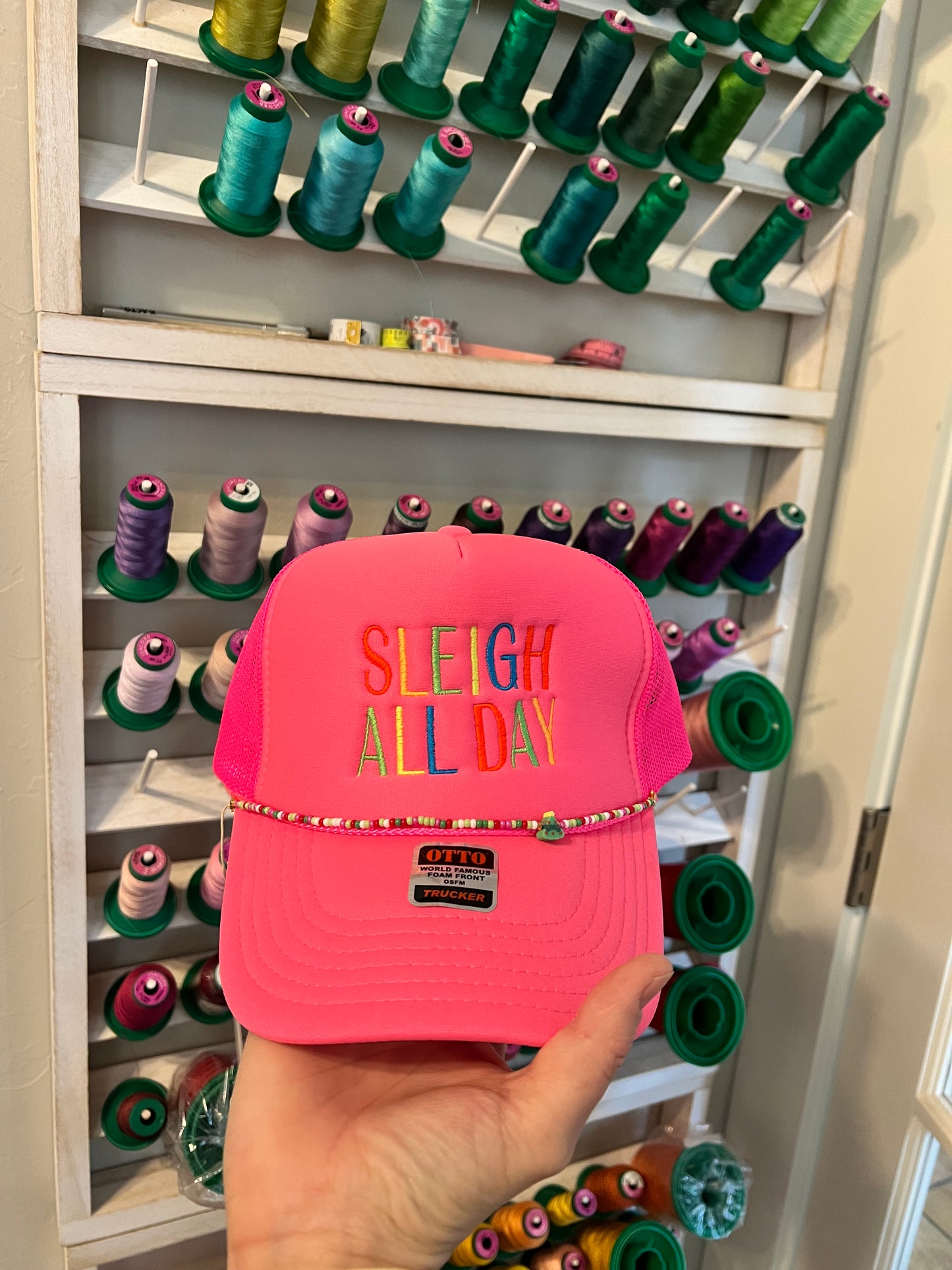 Sleigh All Day Hat with Chain